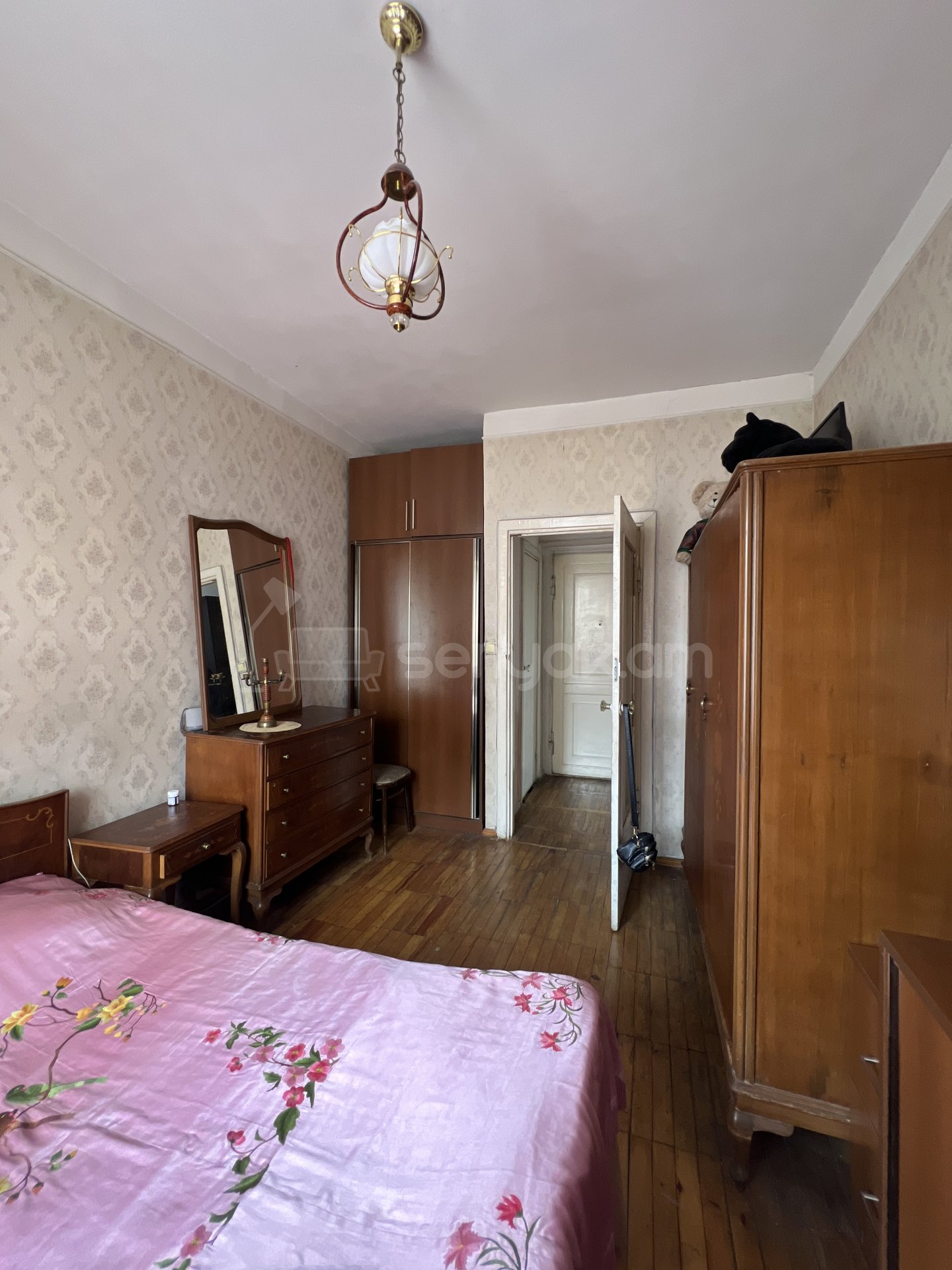 2 Սենյականոց Բնակարան Քարե Շենքում, 57քմ, 4/5 հարկ, Նորմալ Վիճակում