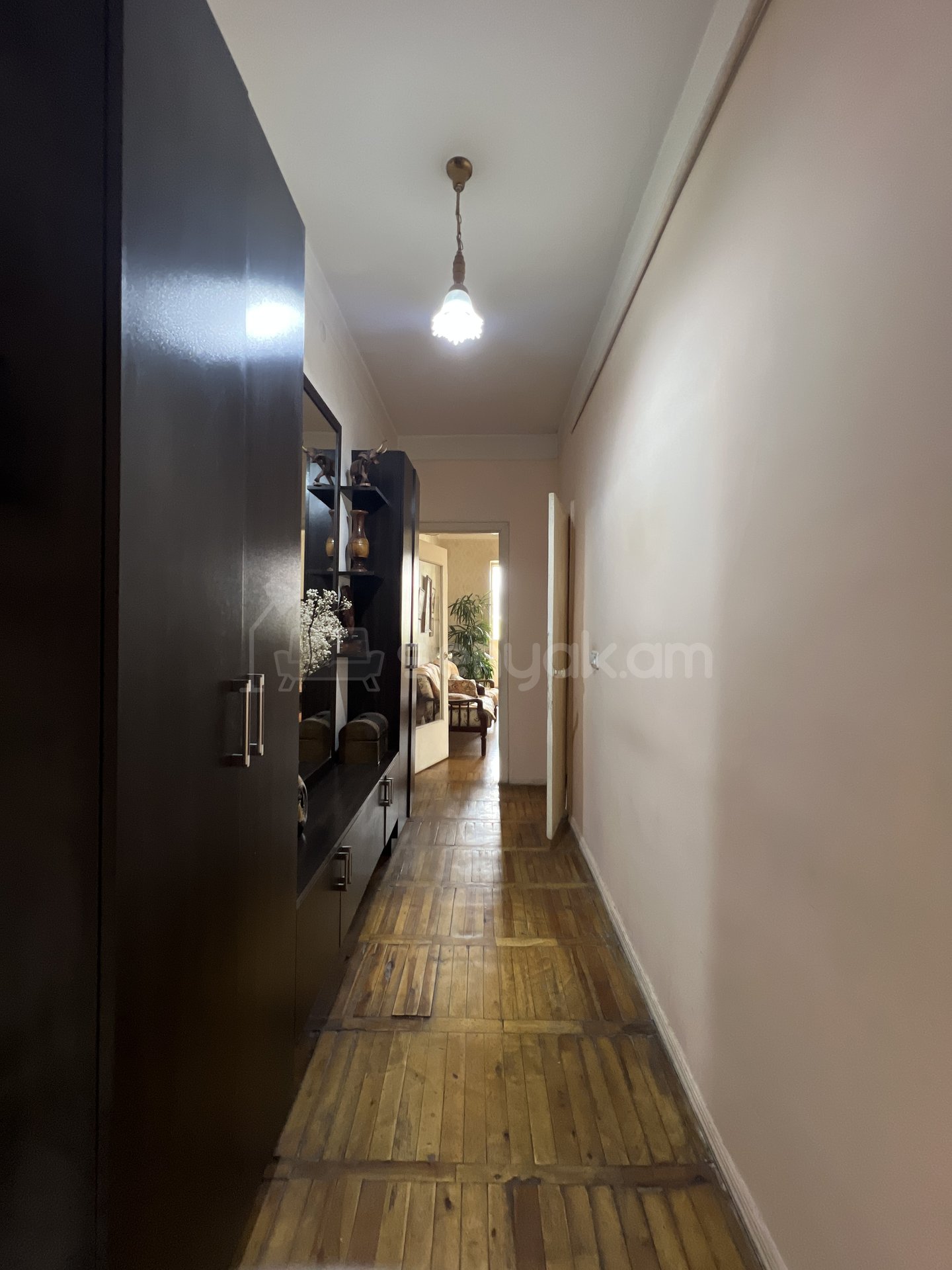 2 Սենյականոց Բնակարան Քարե Շենքում, 57քմ, 4/5 հարկ, Նորմալ Վիճակում
