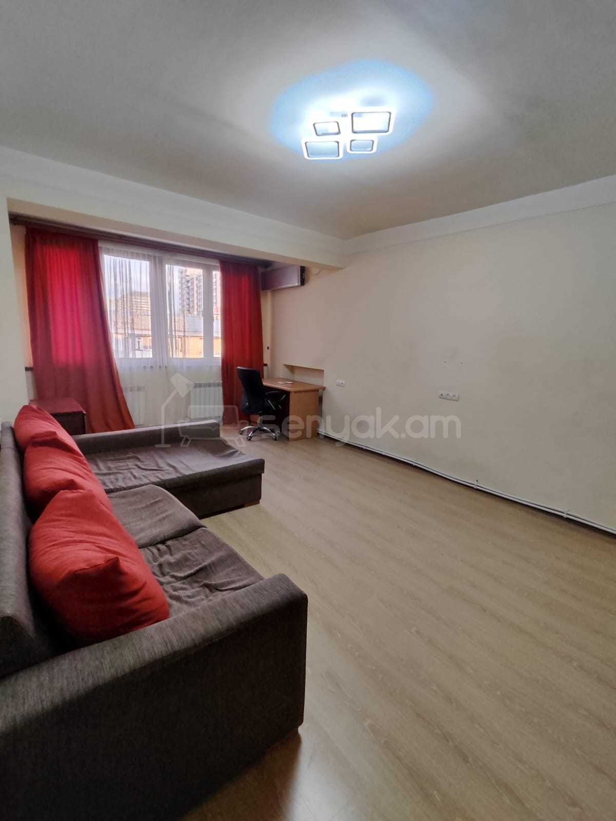 2 Սենյականոց Բնակարան Քարե Շենքում, 50քմ, 5/6 հարկ, Կապիտալ Վերանորոգված, Կահավորված, Արևկող