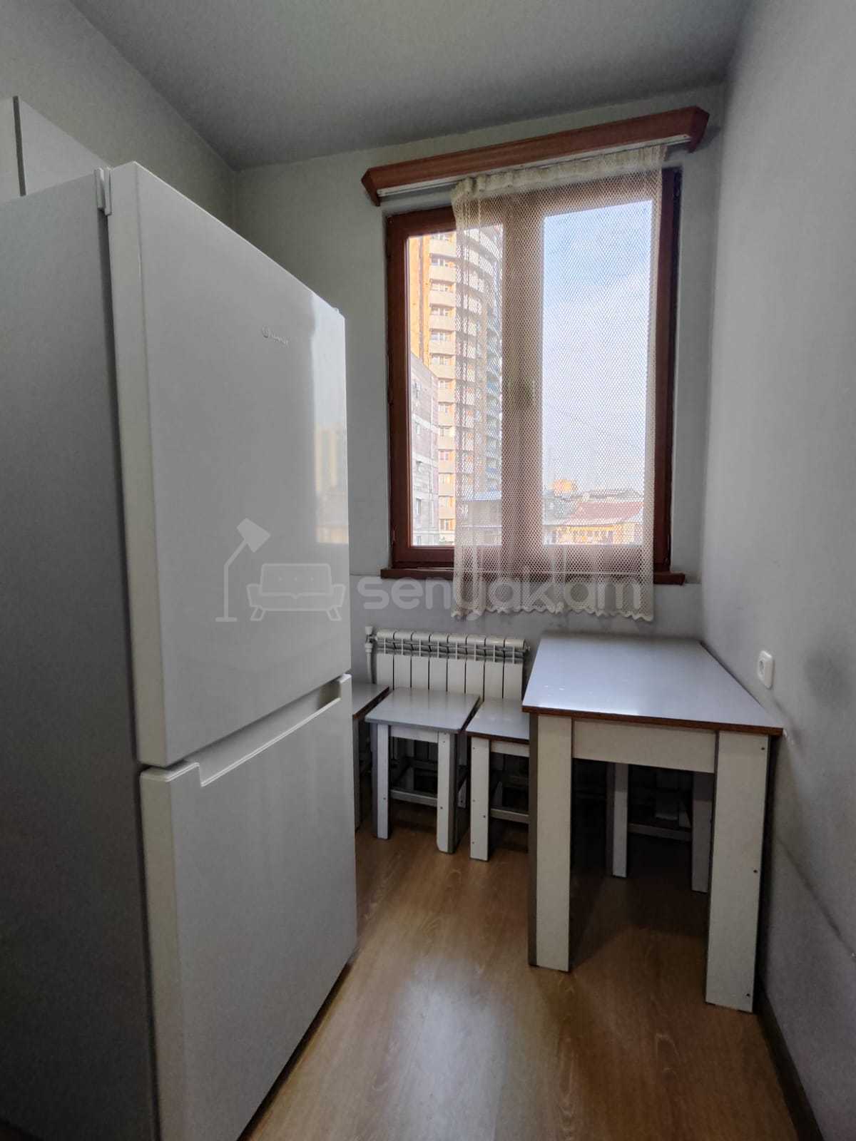 2 Սենյականոց Բնակարան Քարե Շենքում, 50քմ, 5/6 հարկ, Կապիտալ Վերանորոգված, Կահավորված, Արևկող