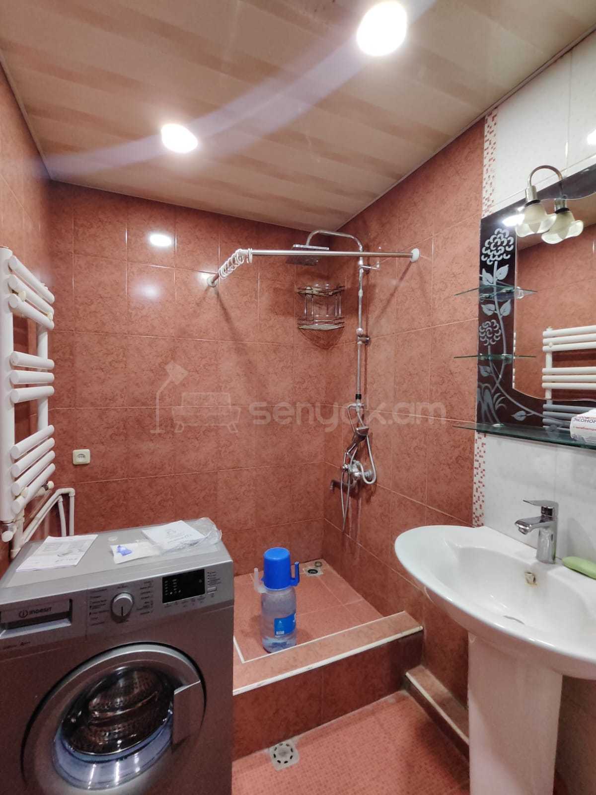 2 Սենյականոց Բնակարան Քարե Շենքում, 50քմ, 5/6 հարկ, Կապիտալ Վերանորոգված, Կահավորված, Արևկող