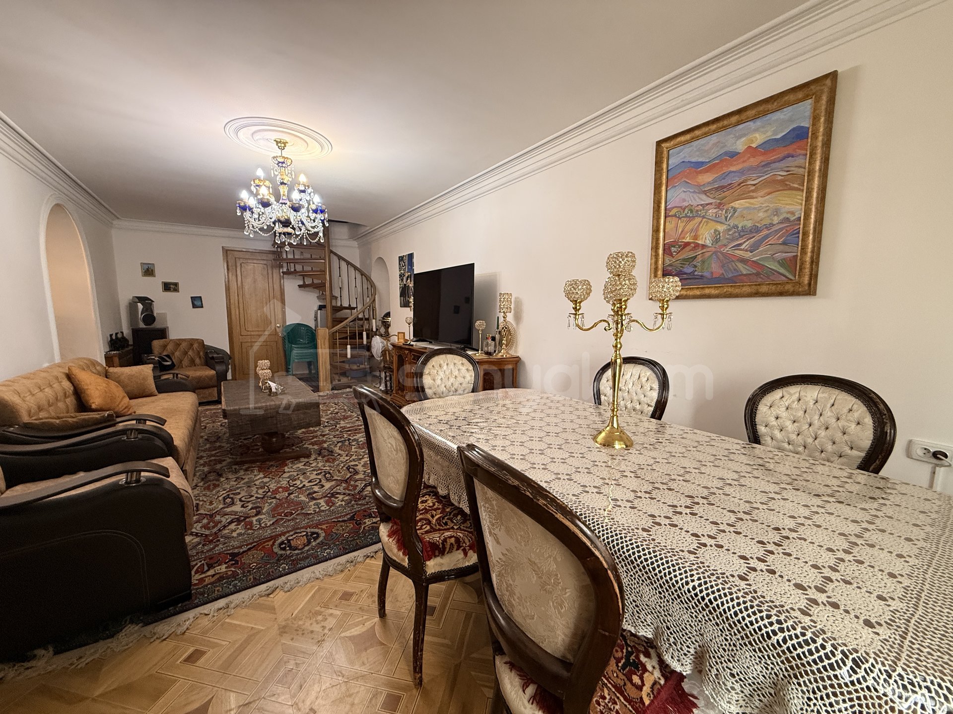 6 Սենյականոց Սեփական Տուն, 380քմ, Նորմալ Վիճակում, Ավտոտնակով