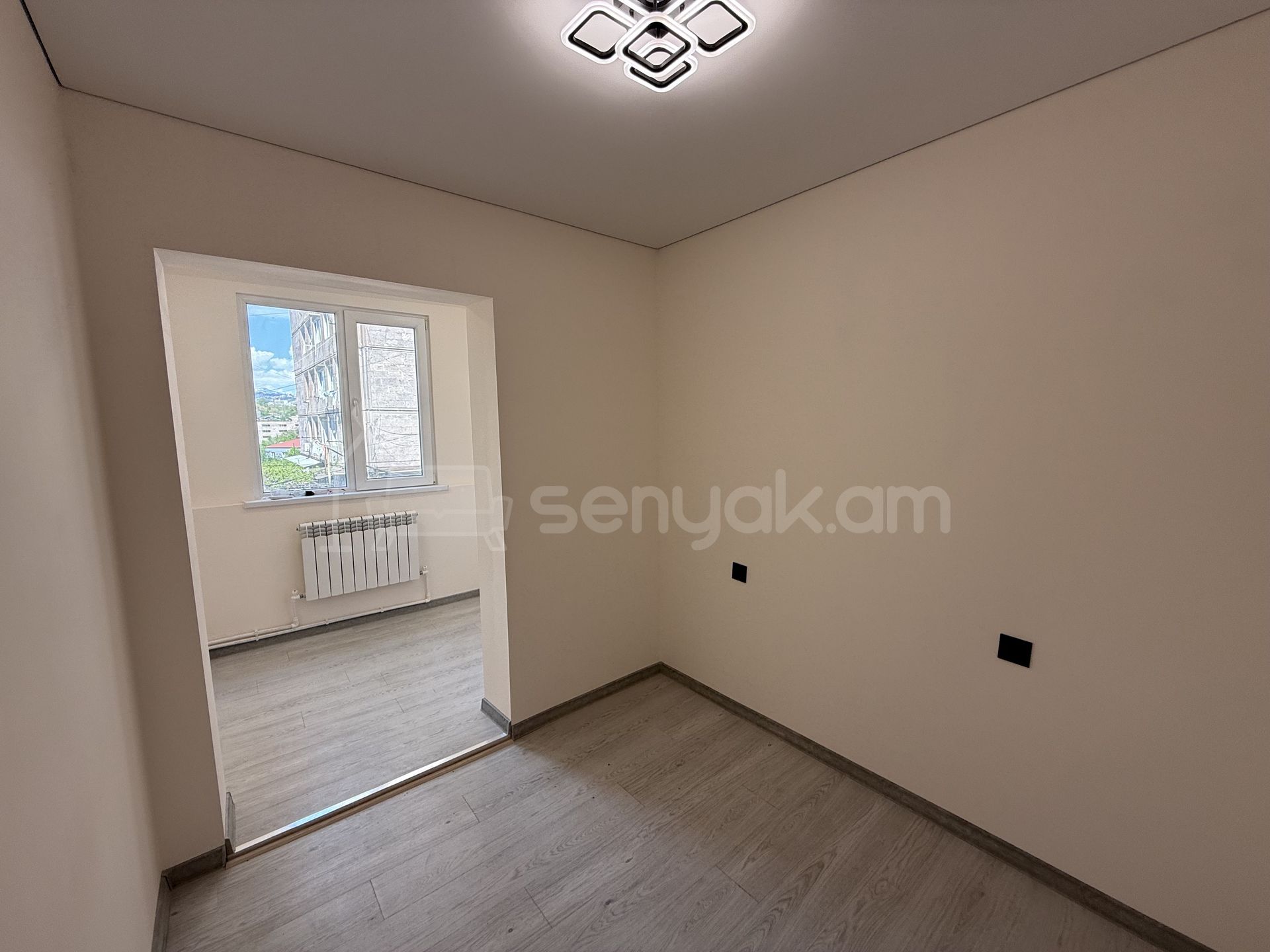 2 Սենյականոց Բնակարան, 36քմ, 2/9 հարկ, Կապիտալ Վերանորոգված