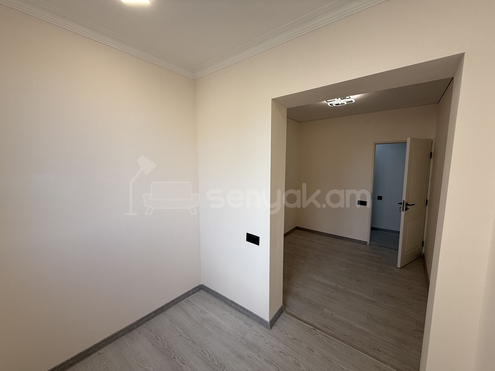 2 Սենյականոց Բնակարան, 36քմ, 2/9 հարկ, Կապիտալ Վերանորոգված