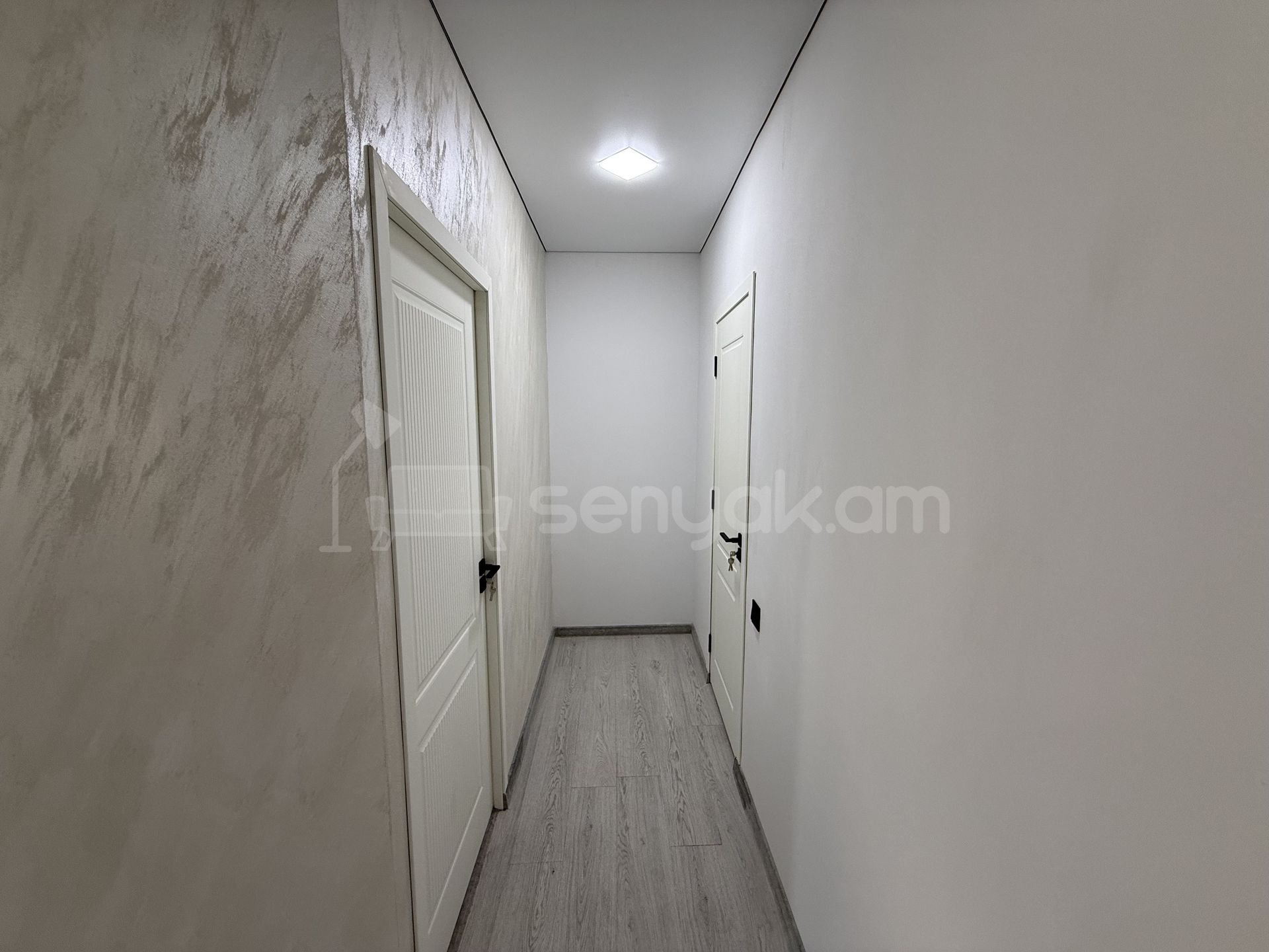 2 Սենյականոց Բնակարան, 36քմ, 2/9 հարկ, Կապիտալ Վերանորոգված