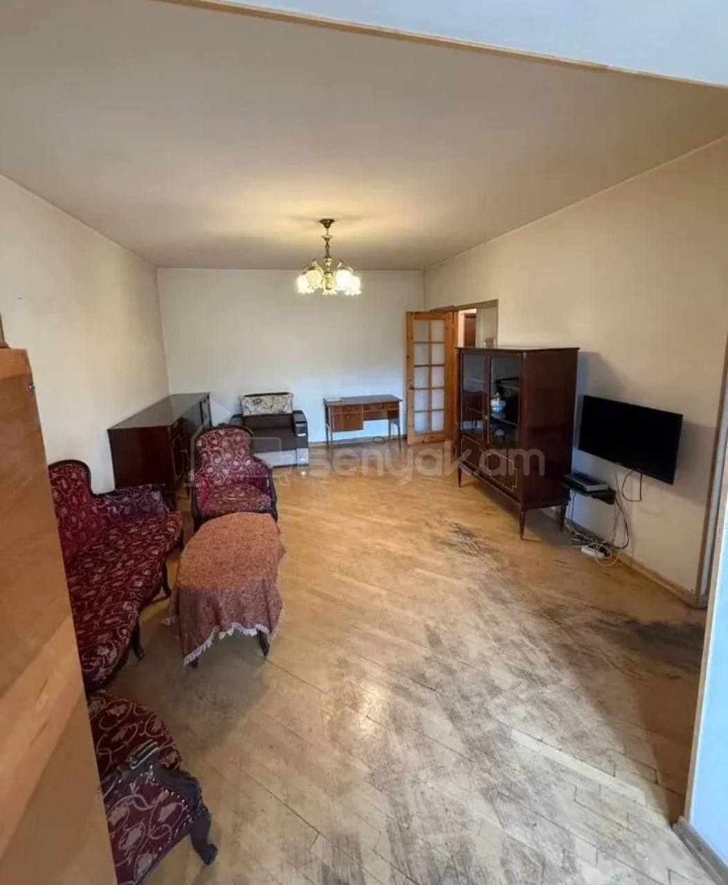 2 Սենյականոց Բնակարան Քարե Շենքում, 50քմ, 3/5 հարկ, Նորմալ Վիճակում, Կահավորված
