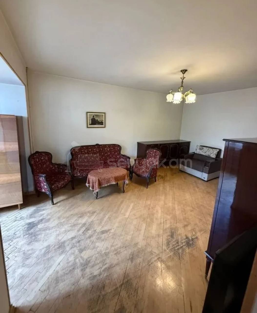 2 Սենյականոց Բնակարան Քարե Շենքում, 50քմ, 3/5 հարկ, Նորմալ Վիճակում, Կահավորված