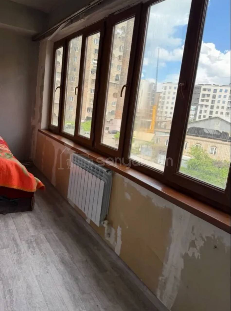 1 Սենյականոց Բնակարան, 45քմ, 4/9 հարկ, Պետական Վիճակում