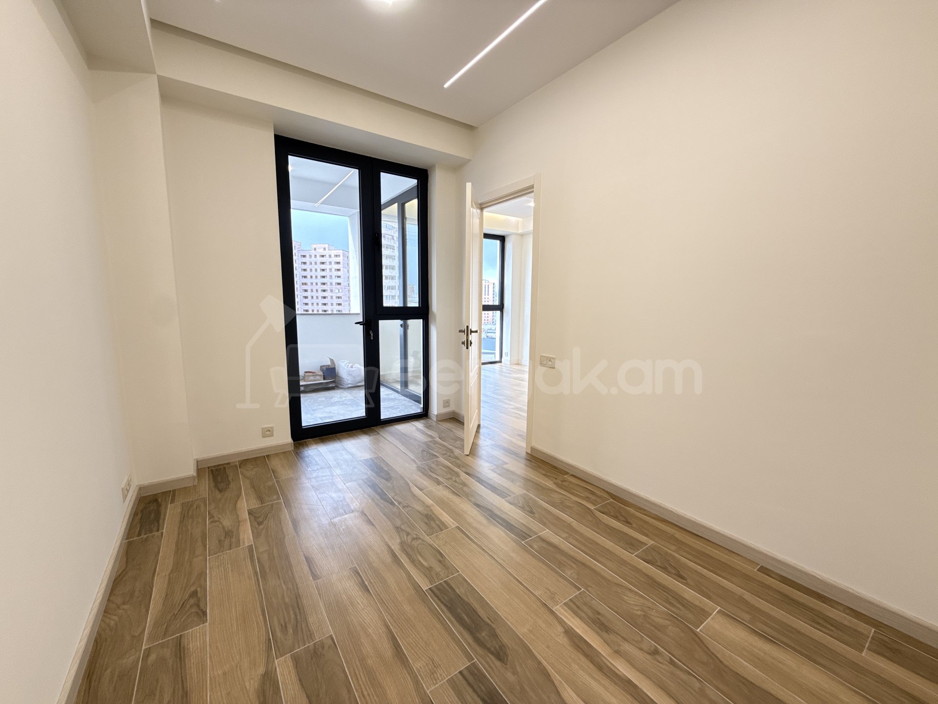 3 Սենյականոց Բնակարան Նորակառույցում, 76քմ, 9/16 հարկ, Դիզայներական Վերանորոգված
