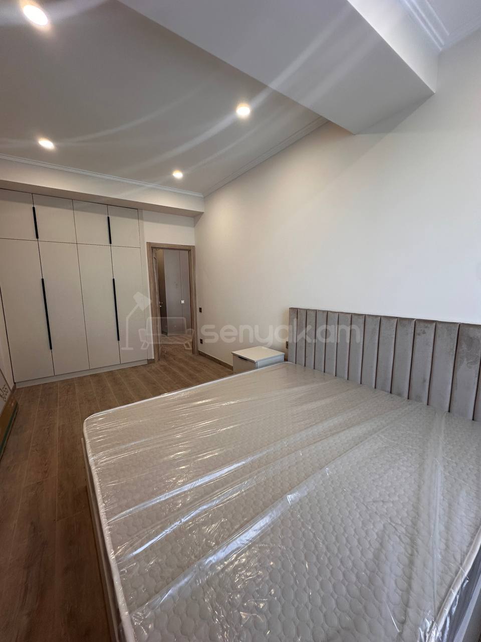 2 Սենյականոց Բնակարան Նորակառույցում, 60քմ, 15/17 հարկ, Կապիտալ Վերանորոգված, Կահավորված