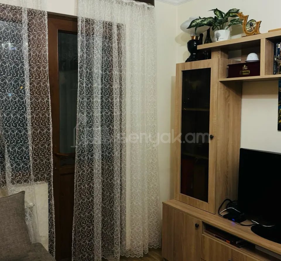 3 Սենյականոց Բնակարան, 70քմ, 2/9 հարկ, Կապիտալ Վերանորոգված