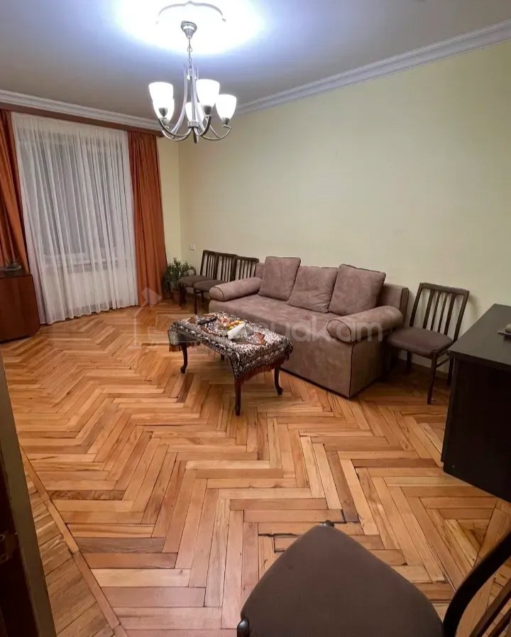 2 Սենյականոց Բնակարան Քարե Շենքում, 60քմ, 2/5 հարկ, Կոսմետիկ Վերանորոգված, Կահավորված