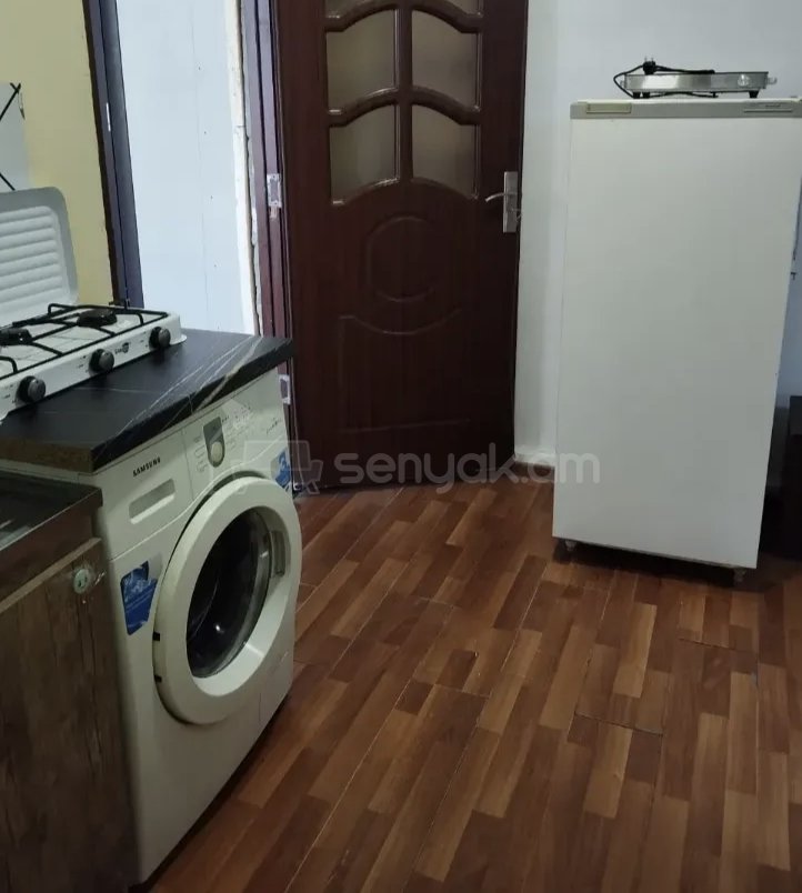 1 Սենյականոց Բնակարան Քարե Շենքում, 35քմ, 1/1 հարկ, Նորմալ Վիճակում, Կահավորված