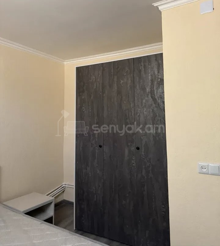 3 Սենյականոց Բնակարան Քարե Շենքում, 74քմ, 1/1 հարկ, Նորմալ Վիճակում, Կահավորված, Արևկող