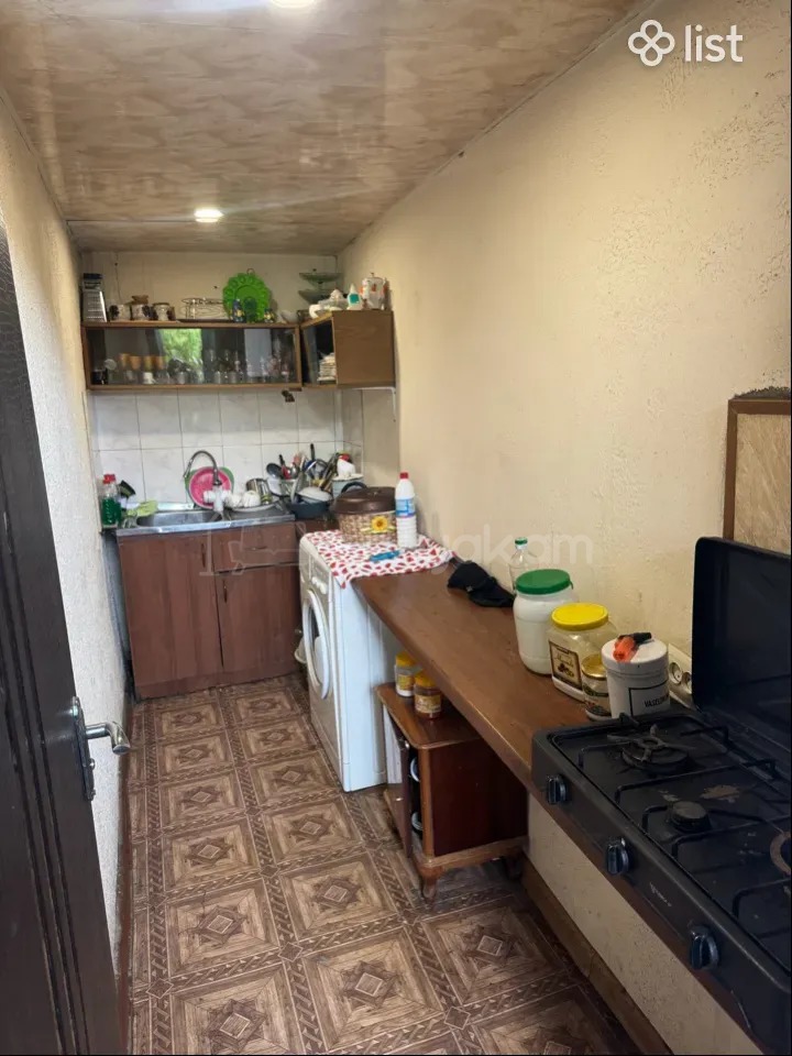 1 Սենյականոց Բնակարան Քարե Շենքում, 38քմ, 1/1 հարկ, Նորմալ Վիճակում, Կահավորված