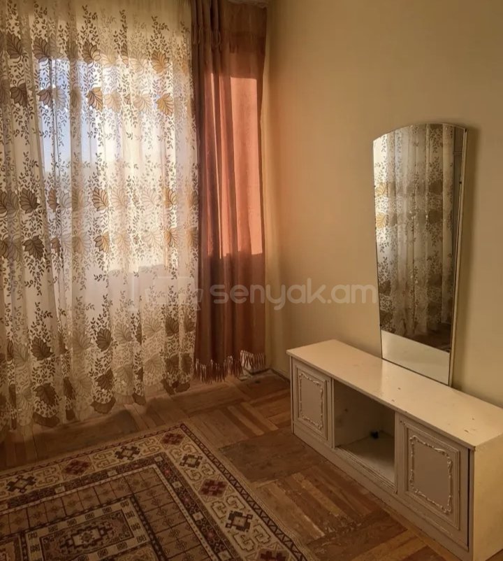 2 Սենյականոց Բնակարան Քարե Շենքում, 58քմ, 3/9 հարկ, Նորմալ Վիճակում, Կահավորված