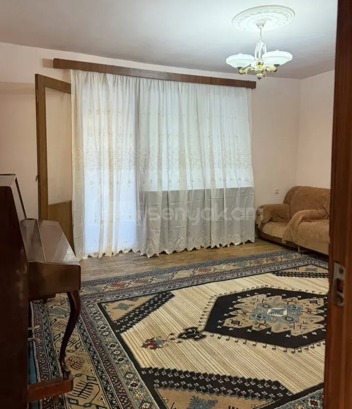 2 Սենյականոց Բնակարան Քարե Շենքում, 58քմ, 3/9 հարկ, Նորմալ Վիճակում, Կահավորված