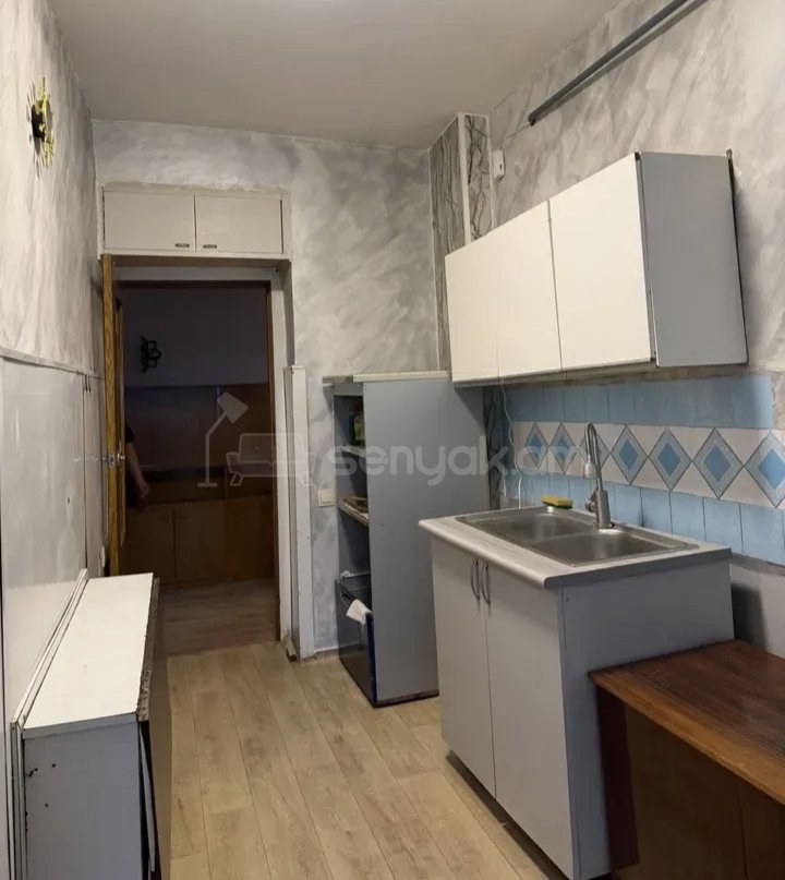 2 Սենյականոց Բնակարան Քարե Շենքում, 58քմ, 3/9 հարկ, Նորմալ Վիճակում, Կահավորված