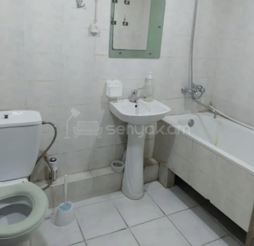 2 Սենյականոց Բնակարան Քարե Շենքում, 61քմ, 1/14 հարկ, Նորմալ Վիճակում, Կահավորված