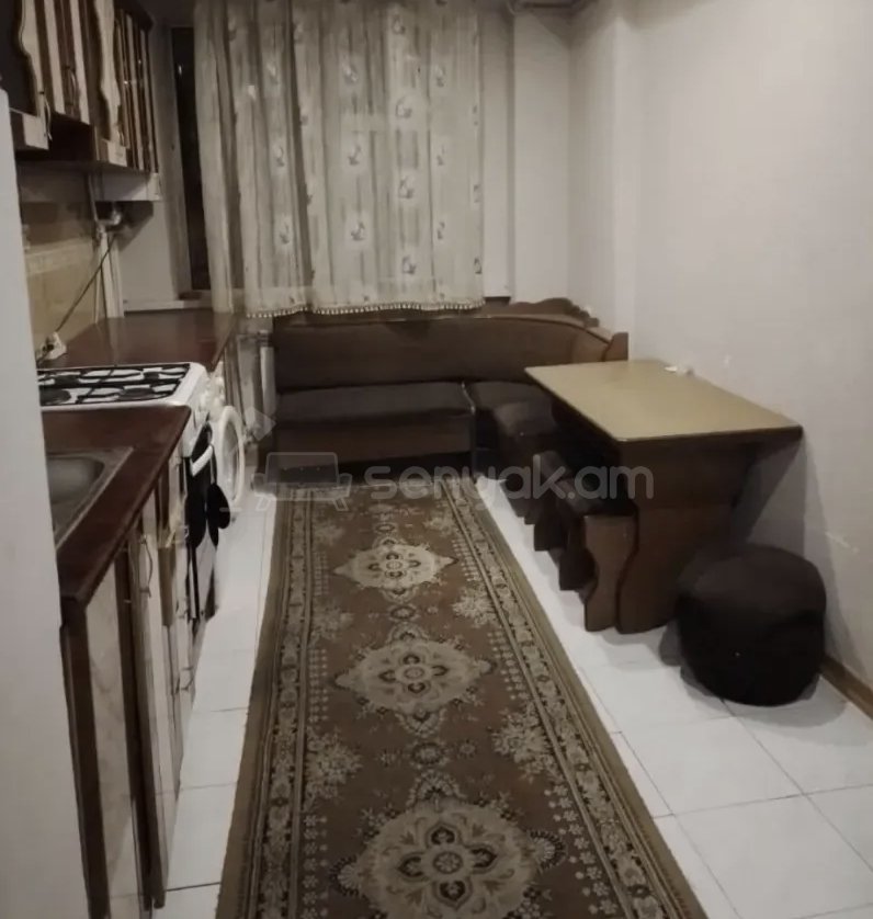 2 Սենյականոց Բնակարան Քարե Շենքում, 61քմ, 1/14 հարկ, Նորմալ Վիճակում, Կահավորված