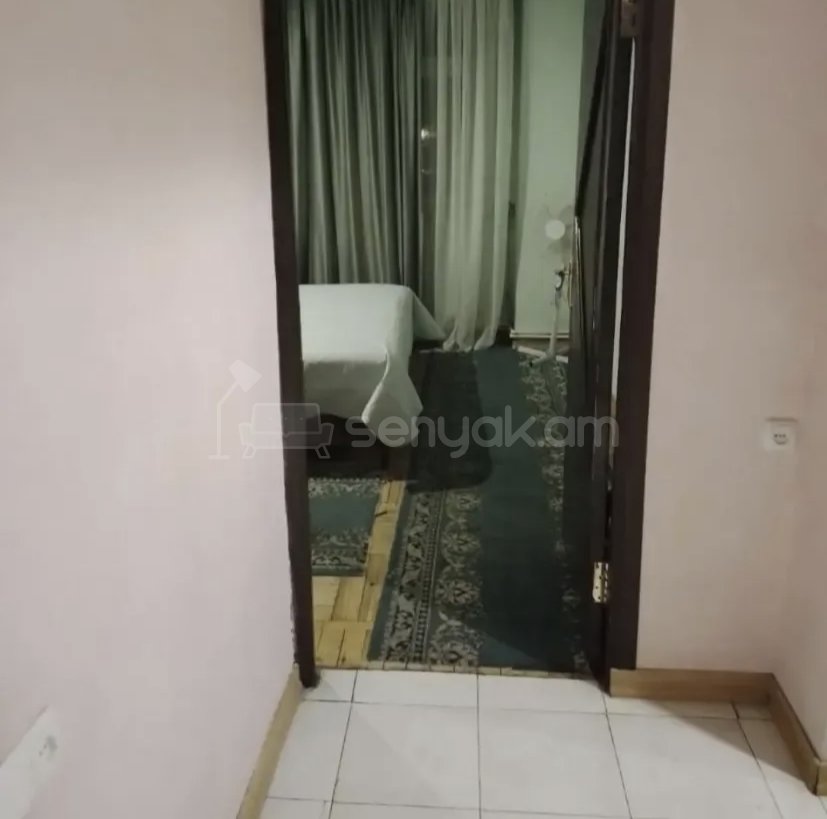 2 Սենյականոց Բնակարան Քարե Շենքում, 61քմ, 1/14 հարկ, Նորմալ Վիճակում, Կահավորված