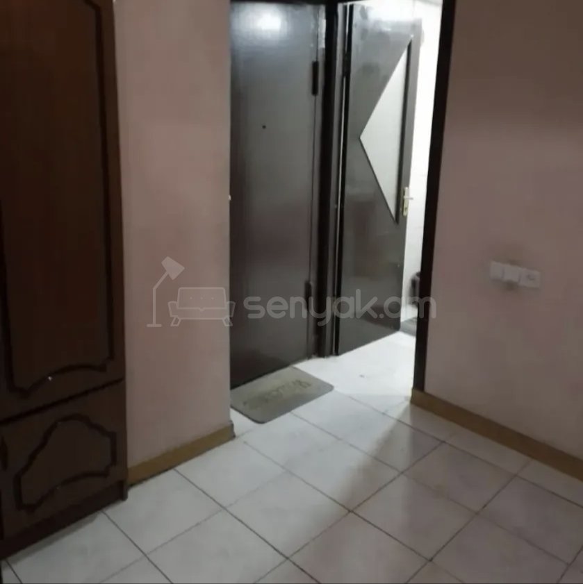 2 Սենյականոց Բնակարան Քարե Շենքում, 61քմ, 1/14 հարկ, Նորմալ Վիճակում, Կահավորված