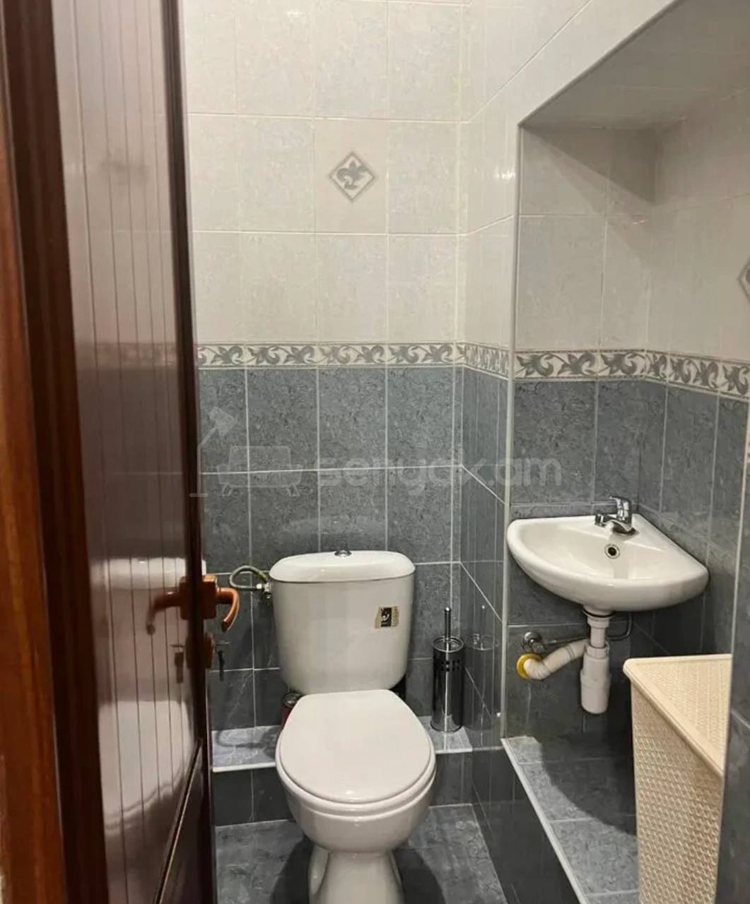 2 Սենյականոց Բնակարան Քարե Շենքում, 52քմ, 4/4 հարկ, Կապիտալ Վերանորոգված, Կահավորված