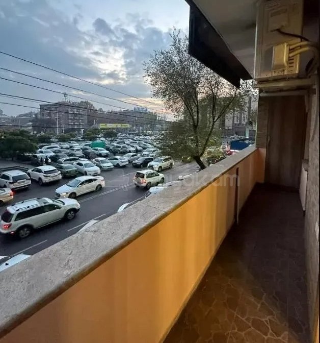 2 Սենյականոց Բնակարան, 43քմ, 2/9 հարկ, Կապիտալ Վերանորոգված