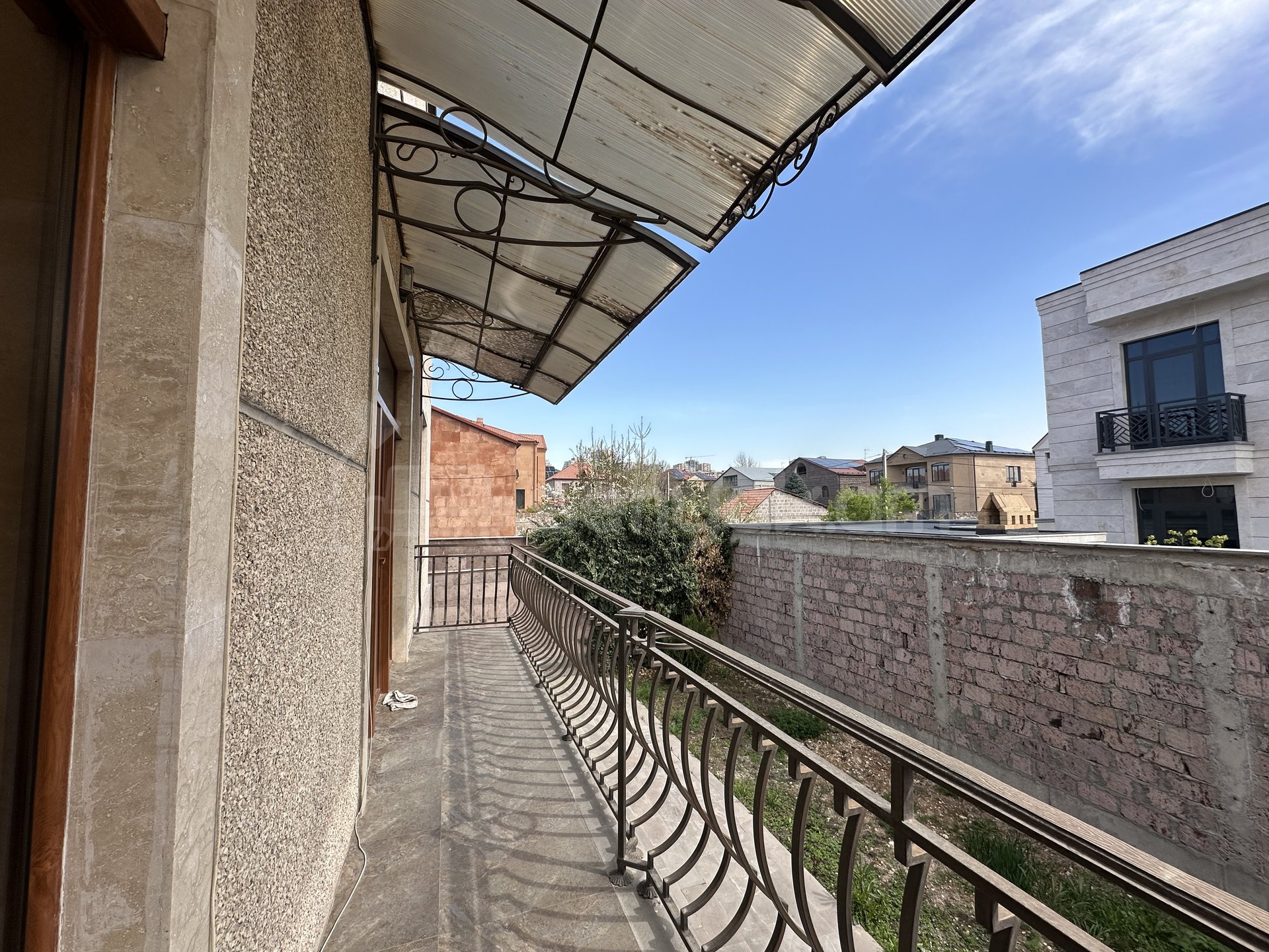 8 Սենյականոց Սեփական Տուն, 660քմ, Կապիտալ Վերանորոգված, Ավտոտնակով