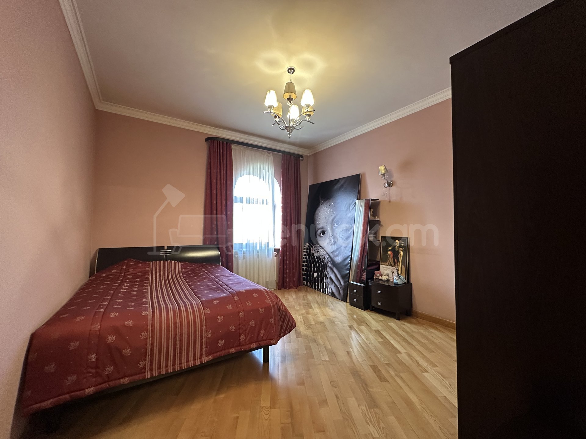 8 Սենյականոց Սեփական Տուն, 660քմ, Կապիտալ Վերանորոգված, Ավտոտնակով
