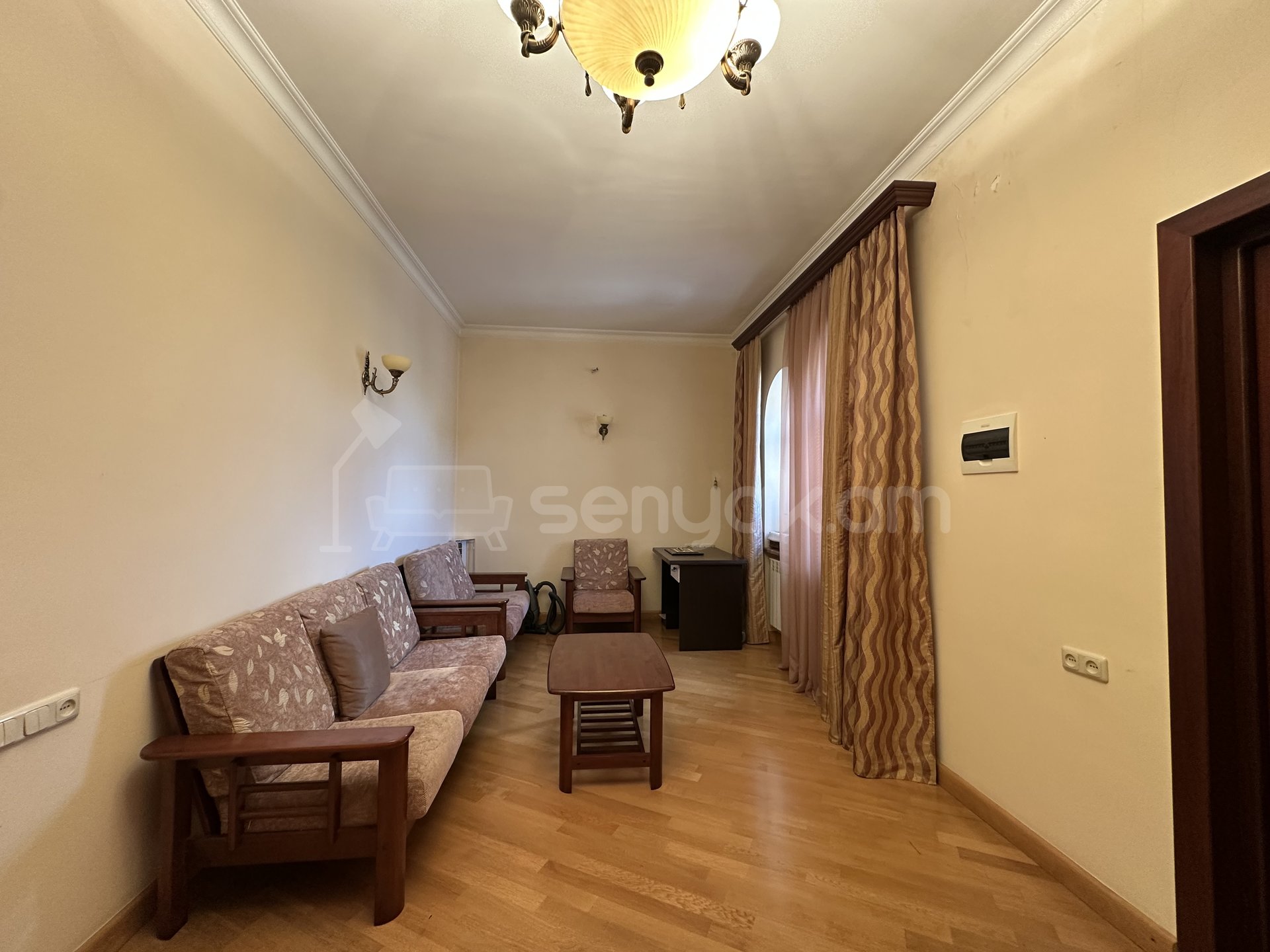 8 Սենյականոց Սեփական Տուն, 660քմ, Կապիտալ Վերանորոգված, Ավտոտնակով