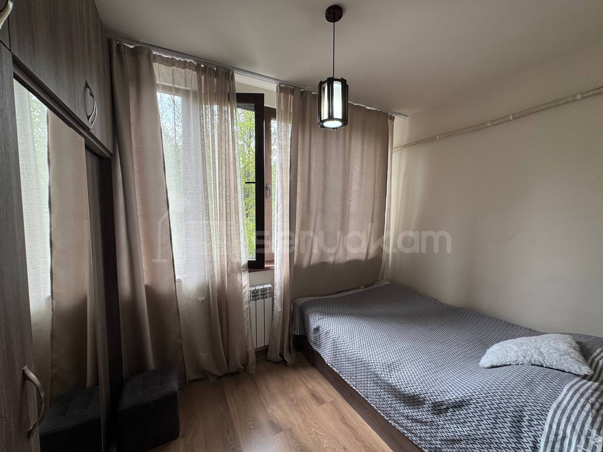 2 Սենյականոց Բնակարան Քարե Շենքում, 43քմ, 3/5 հարկ, Կապիտալ Վերանորոգված