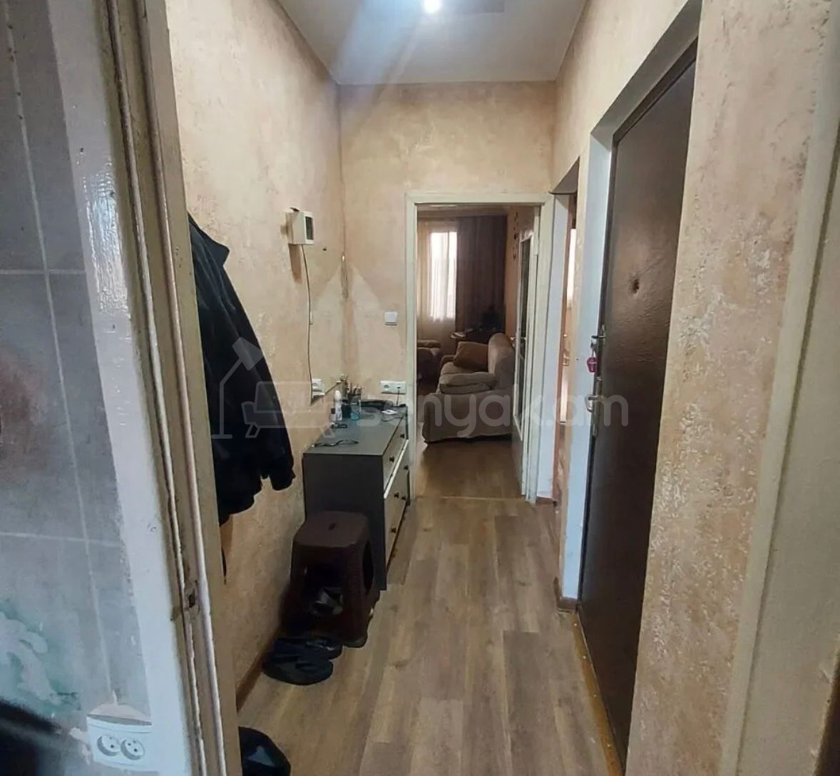 3 Սենյականոց Բնակարան Քարե Շենքում, 63քմ, 5/5 հարկ, Կոսմետիկ Վերանորոգված