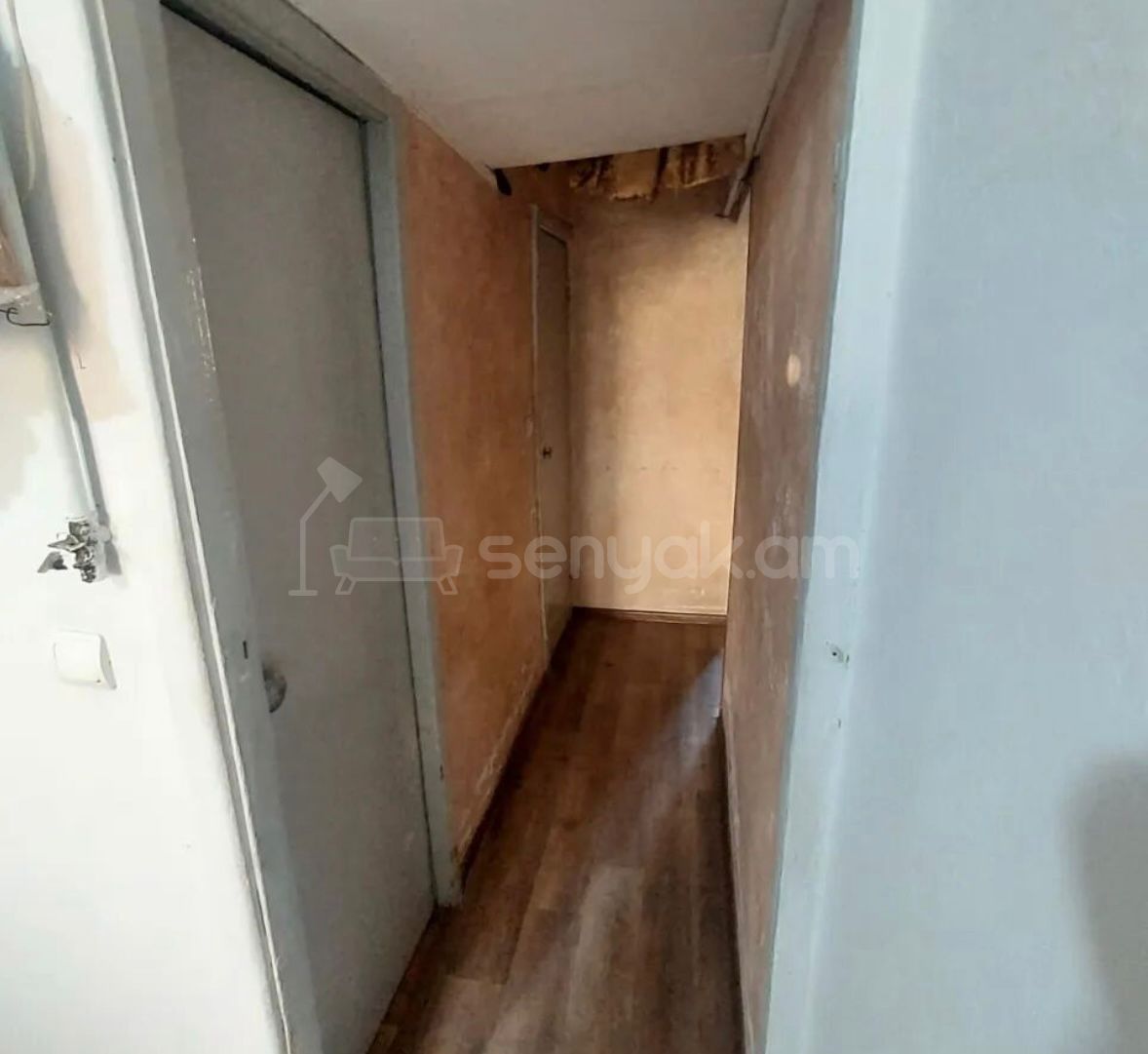 3 Սենյականոց Բնակարան Քարե Շենքում, 63քմ, 5/5 հարկ, Կոսմետիկ Վերանորոգված