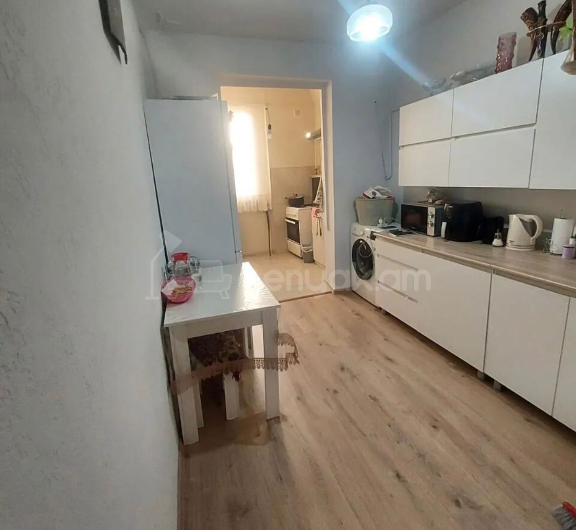 3 Սենյականոց Բնակարան Քարե Շենքում, 63քմ, 5/5 հարկ, Կոսմետիկ Վերանորոգված