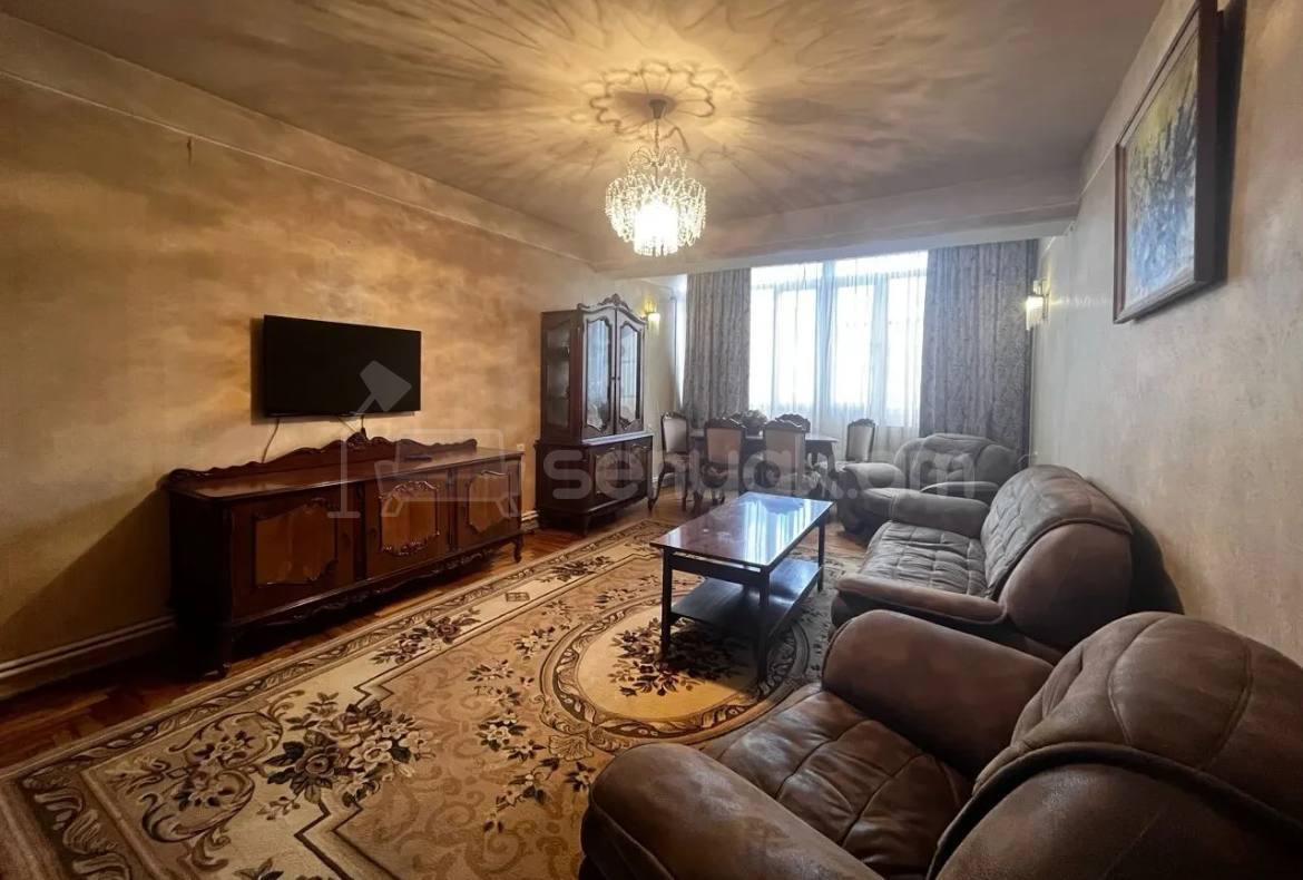 3 Սենյականոց Բնակարան Քարե Շենքում, 95քմ, 5/5 հարկ, Կապիտալ Վերանորոգված, Կահավորված
