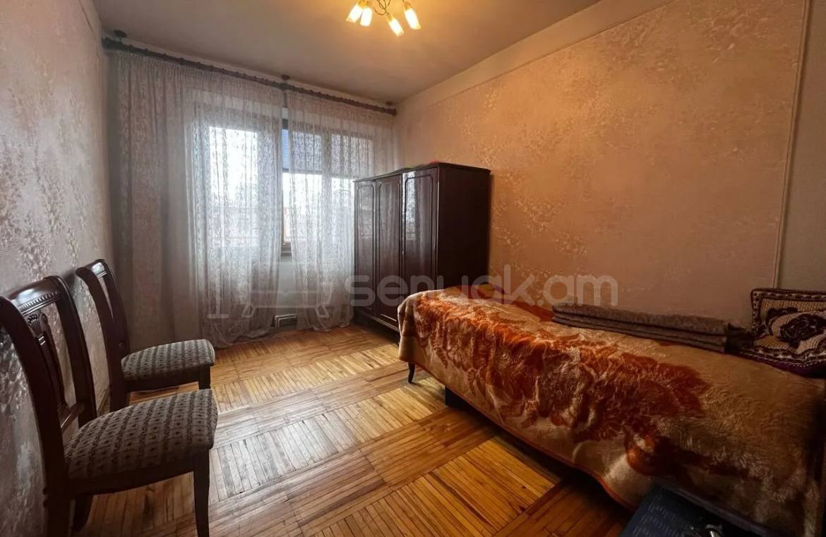 3 Սենյականոց Բնակարան Քարե Շենքում, 95քմ, 5/5 հարկ, Կապիտալ Վերանորոգված, Կահավորված