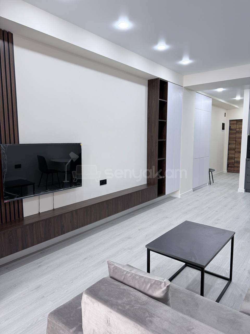 1 Սենյականոց Բնակարան Նորակառույցում, 45քմ, 8/18 հարկ, Դիզայներական Վերանորոգված, Կահավորված