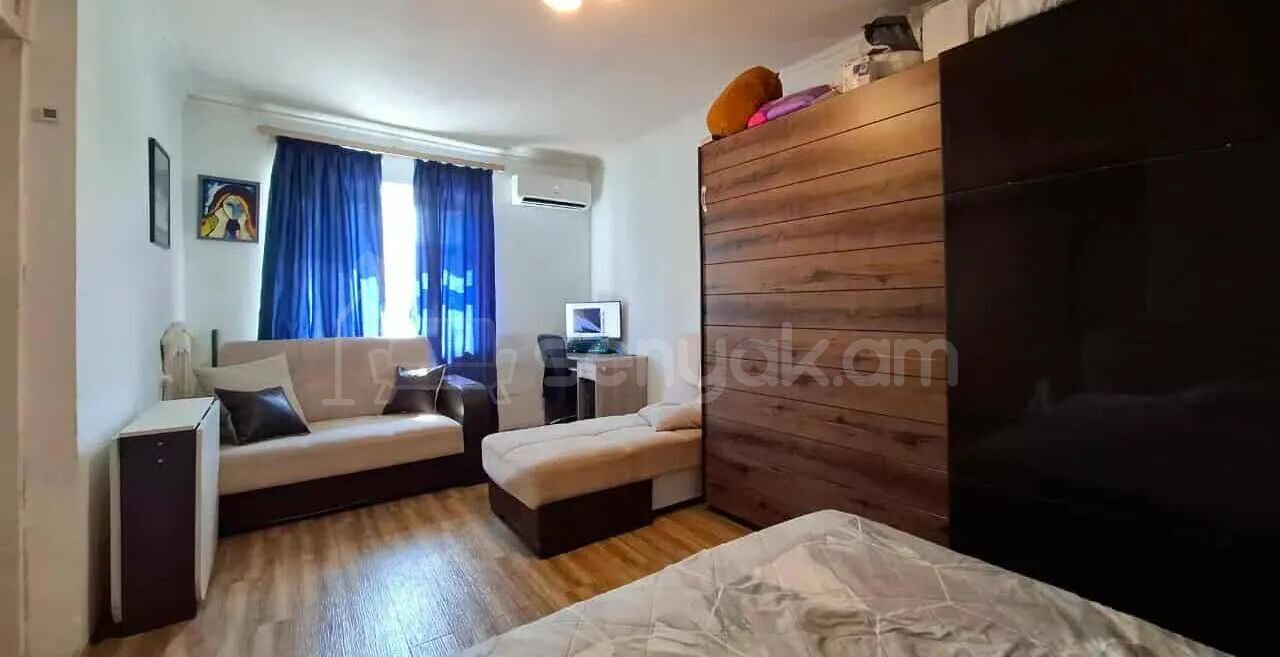 1 Սենյականոց Բնակարան Քարե Շենքում, 31քմ, 4/5 հարկ, Նորմալ Վիճակում