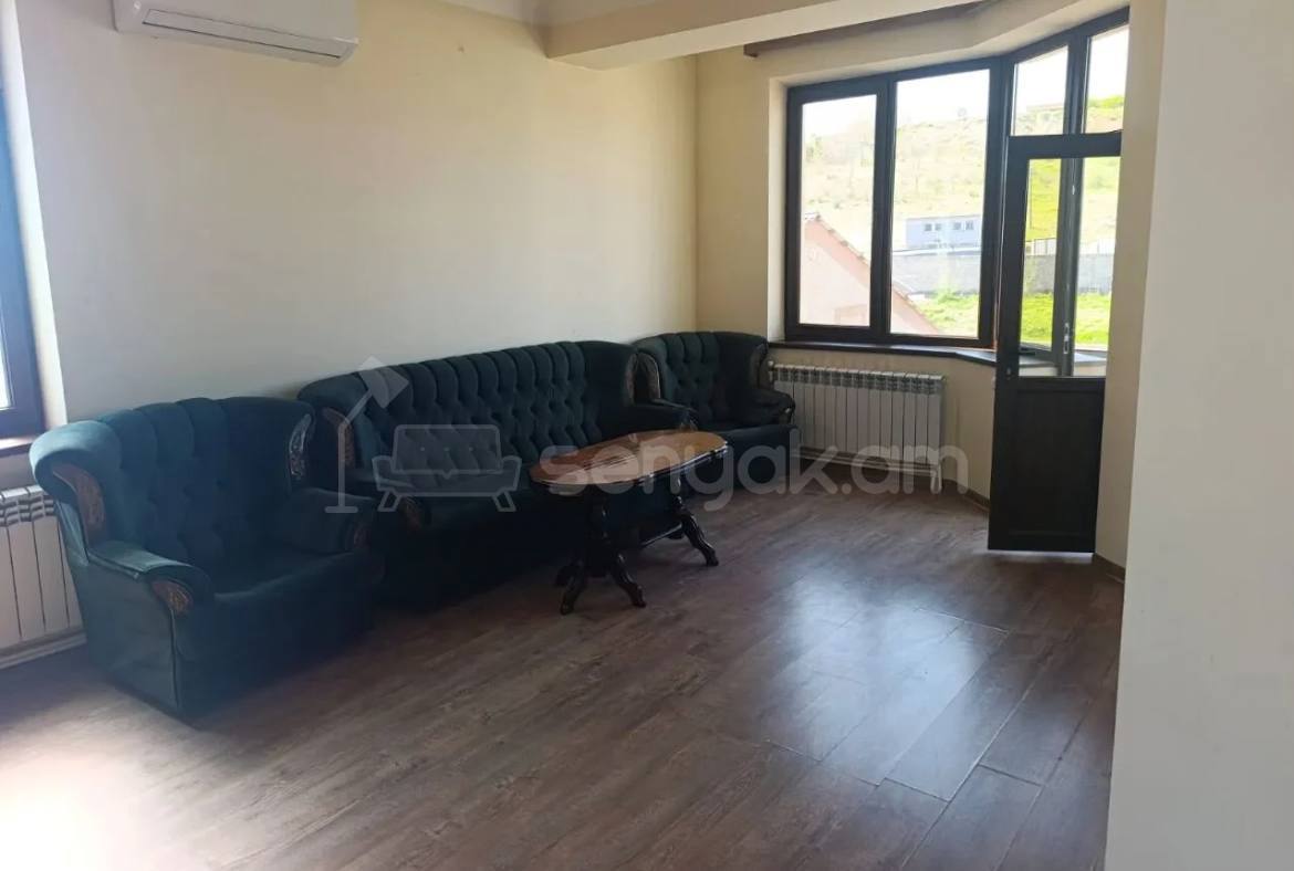 2 Սենյականոց Բնակարան Քարե Շենքում, 55քմ, 3/5 հարկ, Կապիտալ Վերանորոգված, Մասամբ Կահավորված