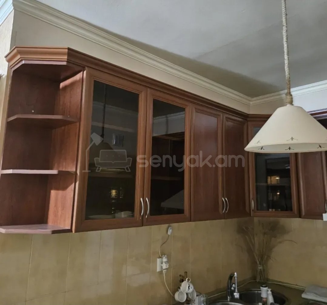 3 Սենյականոց Բնակարան Քարե Շենքում, 59քմ, 5/5 հարկ, Նորմալ Վիճակում