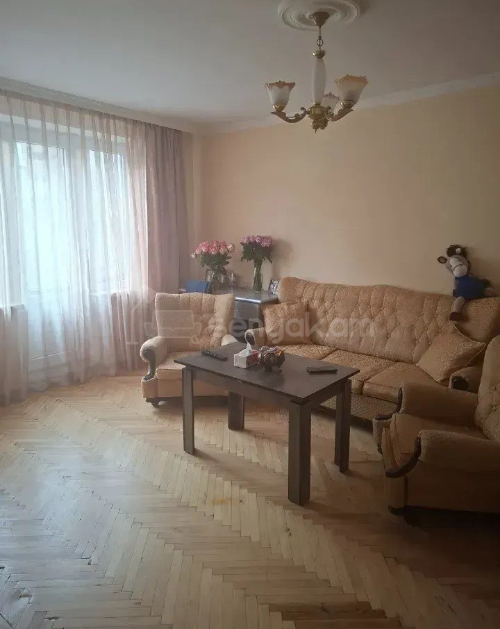 1 Սենյականոց Բնակարան, 33քմ, 4/4 հարկ, Կապիտալ Վերանորոգված