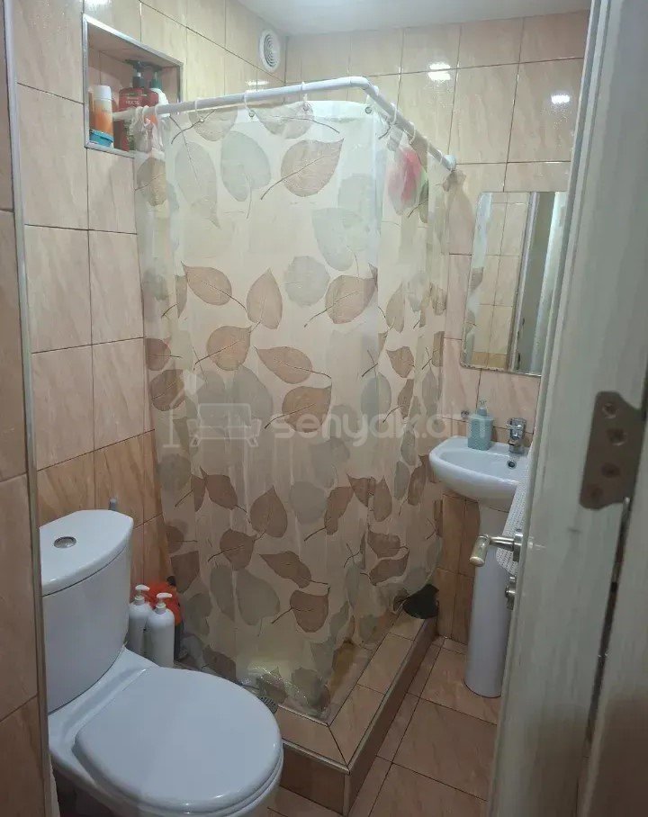 1 Սենյականոց Բնակարան, 33քմ, 4/4 հարկ, Կապիտալ Վերանորոգված