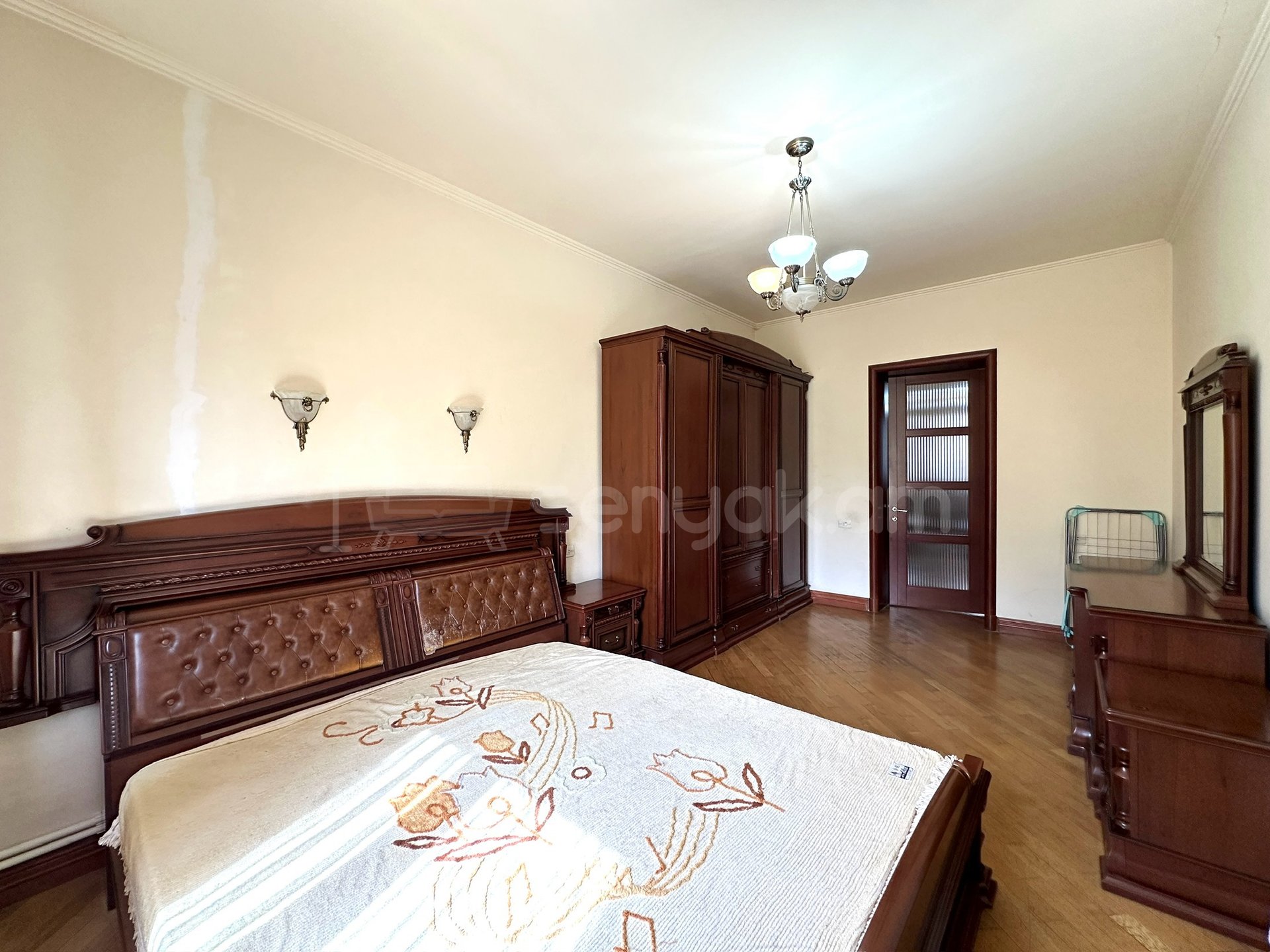 2 Սենյականոց Բնակարան Քարե Շենքում, 72քմ, 4/6 հարկ, Կապիտալ Վերանորոգված
