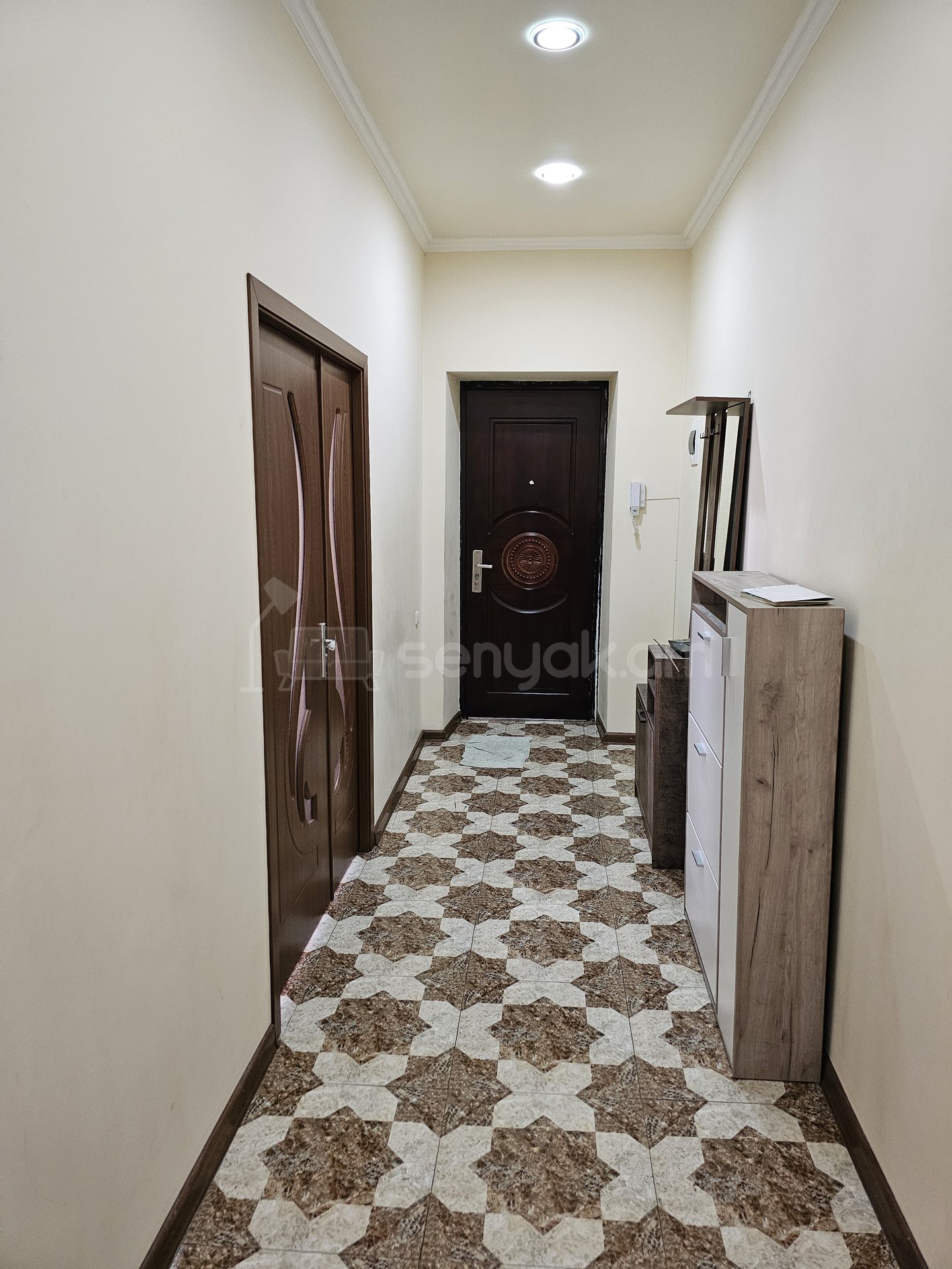 2 Սենյականոց Բնակարան Քարե Շենքում, 80քմ, 5/5 հարկ, Կապիտալ Վերանորոգված, Կահավորված, Արևկող