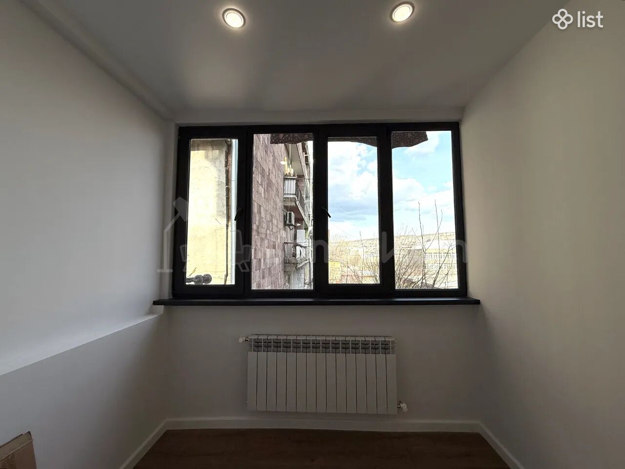 3 Սենյականոց Բնակարան Քարե Շենքում, 75քմ, 3/5 հարկ, Դիզայներական Վերանորոգված
