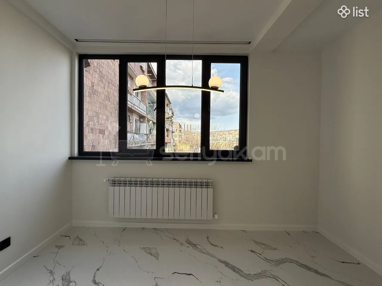 3 Սենյականոց Բնակարան Քարե Շենքում, 75քմ, 3/5 հարկ, Դիզայներական Վերանորոգված