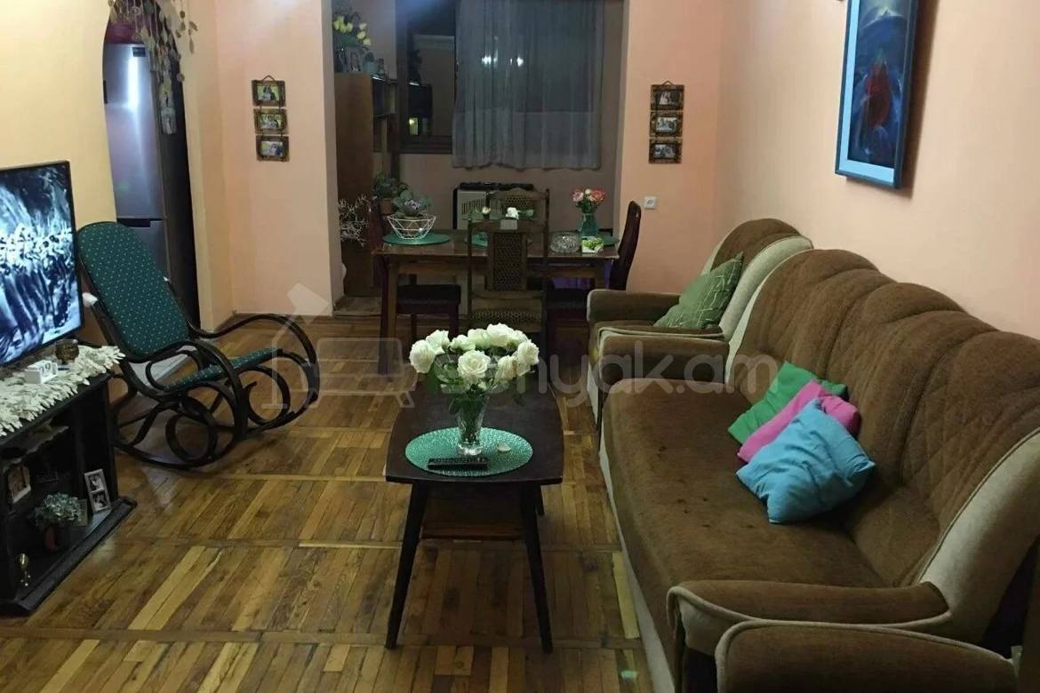 2 Սենյականոց Բնակարան Քարե Շենքում, 56քմ, 5/5 հարկ, Կոսմետիկ Վերանորոգված, Կահավորված