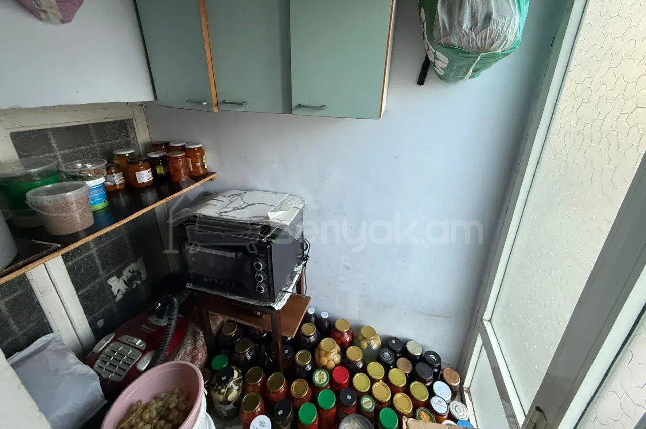 3 Սենյականոց Բնակարան, 61քմ, 2/12 հարկ, Կապիտալ Վերանորոգված