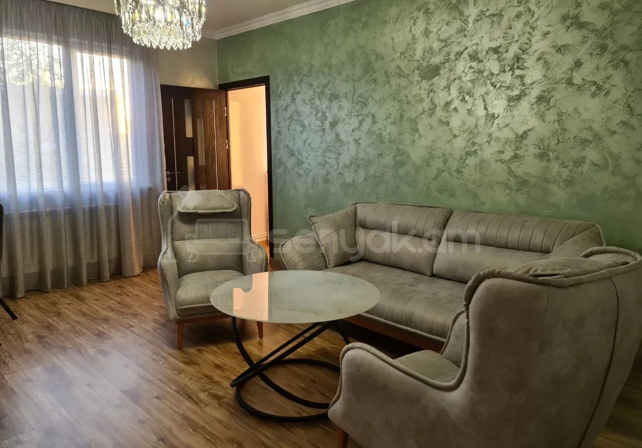 3 Սենյականոց Բնակարան, 70քմ, 3/12 հարկ, Նորմալ Վիճակում, Կահավորված